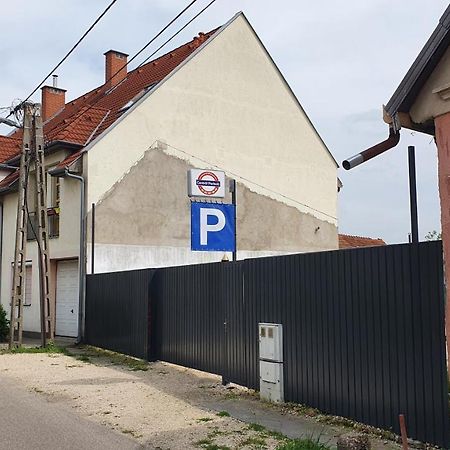 Central Motel Kecskemet Exterior photo